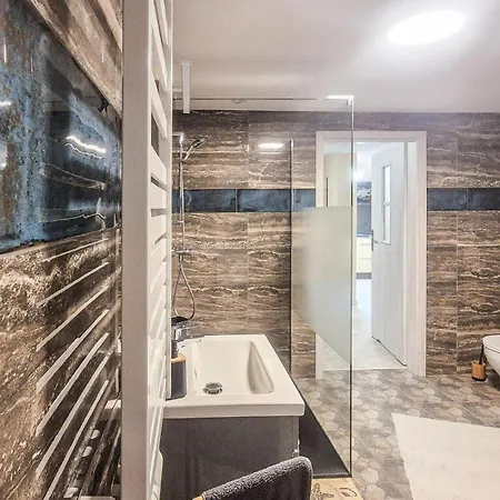 Apartament Stunning In *